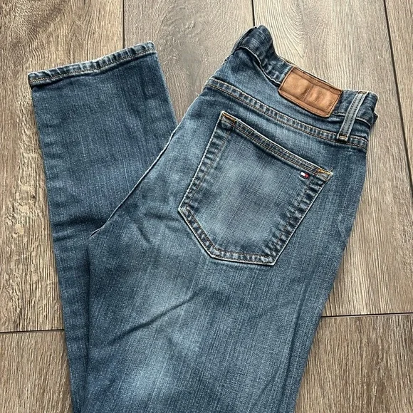 Tommy Hilfiger Blue Straight-Leg Jeans with Lived-In Look - Picture 10 of 10